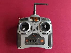 Spectrum DX5e Transmitter - Picture 1 of 2