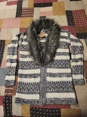 Red Camel Women's Open Front Faux Fur Collar Sweater Size Small - Image 1 of 4