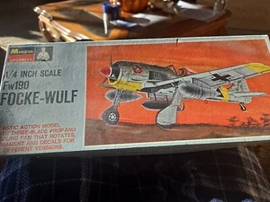 MONOGRAM Kit #PA107 FOCKE-WULF FW190 Vintage!! 1967 - Picture 1 of 5