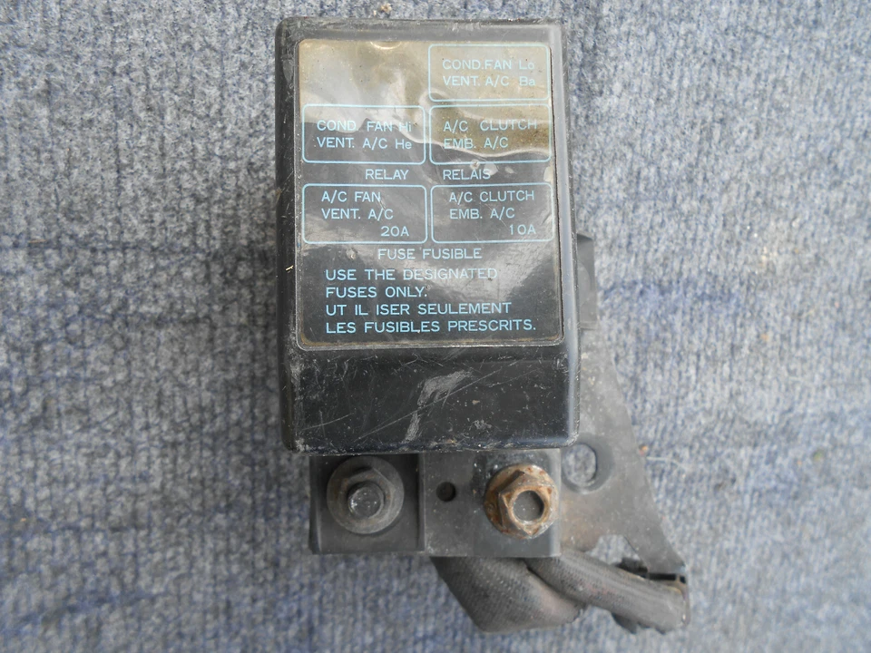 Mitsubishi 3000GT/Dodge Stealth Underhood Air Conditioning Fuse Box Assembly - Image 1 of 1