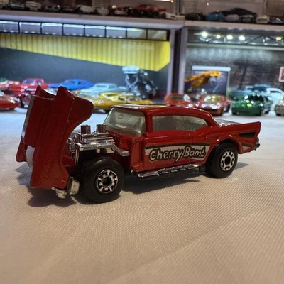 Chevy Red Cherry Bomb 1979 Matchbox Superfast 57 vintage Foto 1 de 4