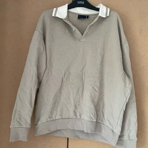 Mens Asos Beige Collared Sweatshirt Polo Style Size Small - Picture 1 of 2
