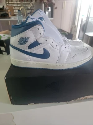 Nike Jordan 1 tamanho médio 12,5 - Imagem 1 de 4