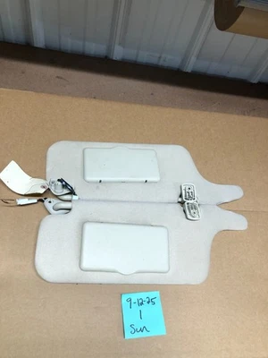 2000 - 2004 年斯巴鲁 Legacy & Outback 发球杆和乘客遮阳板浅灰色 — 第 1/4 张图片