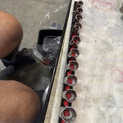 NEW CRAFTSMAN 10 Piece 3/8" Drive Shallow METRIC 12 Point Socket Set 10-19mm - Image 1 of 4