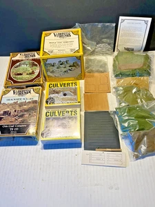 HO SCALE ASSORTED WOODLAND SCENIC SCENRY LOT - Picture 1 of 8