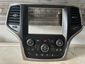 Jeep Grans Cherokee Wk2 Air Climate AC Control - Picture 1 of 4