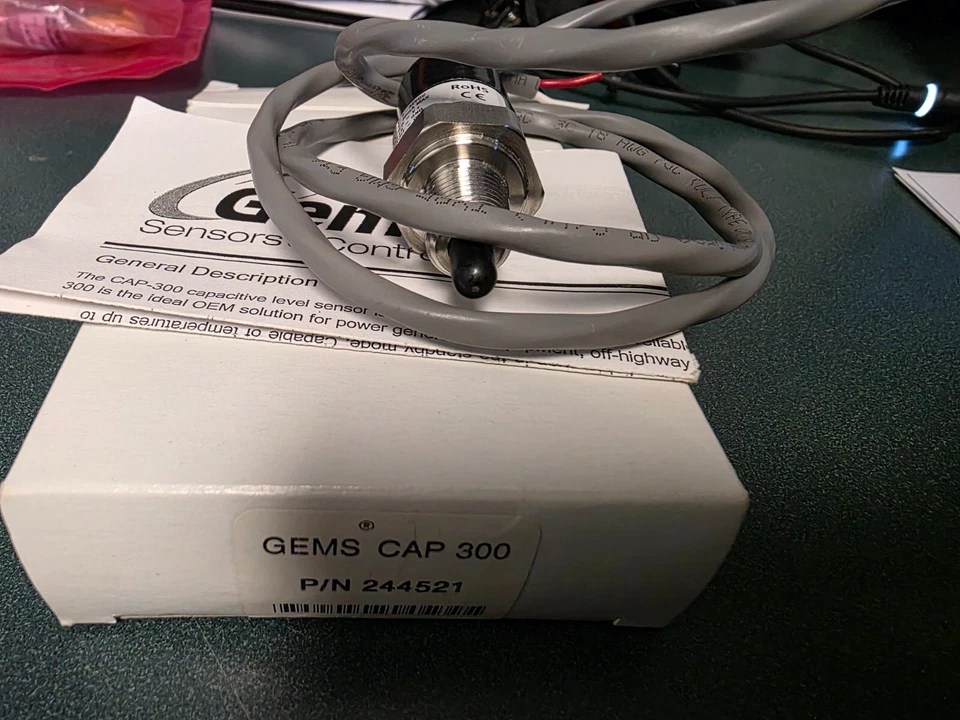 Gems Sensors 244521 - CAP-300 Series Reliable Capacitive Level Sensor, Wet - Image 1 of 1