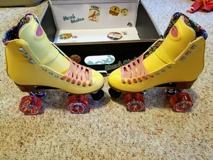 Moxi Beach Bunny Roller Skates Strawberry Lemonade Size 9 (10-10.5) READY NOW! - Picture 1 of 9