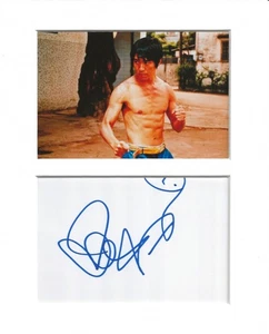 Stephen Chow Shaolin Fútbol Firmado Auténtico Auténtico Autógrafo Firma UACC RD - Imagen 1 de 1
