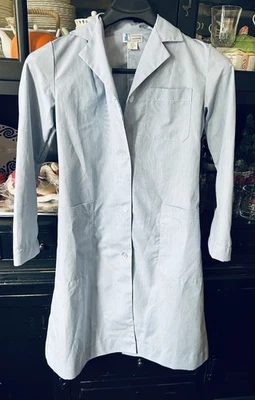 Vintage Snowhite Milwaukee Blue Striped Doctor Nurse Medical Lab Coat 10/34 - Image 1 of 4