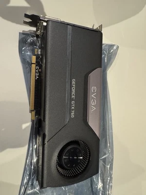 Tarjeta de gráficos EVGA GeForce GTX 760 SC 2GB GDDR5 / 02G-P4-2762-KR Foto 1 de 2