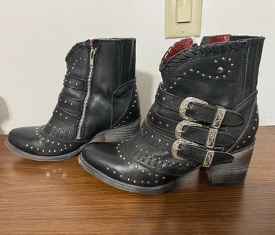Freebird 尺寸 10 Savanna 铆钉扣短靴仿旧皮革西部黑色 — 第 1/4 张图片