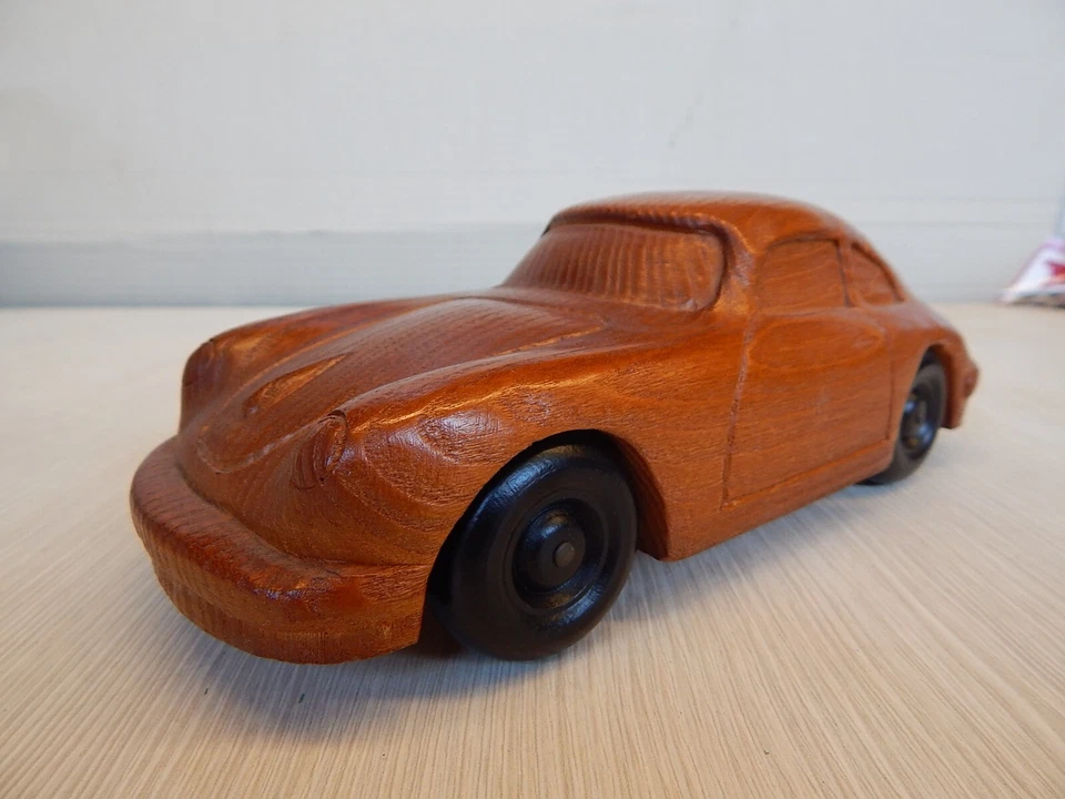 modello in legno scala 1:18 circa Porsche 356 B realizzata a mano e firmata - Immagine 1 di 4