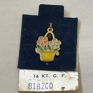 New Old Stock 14k Gold gefüllt Blumenkorb Anhänger emailliert  - Bild 1 von 3