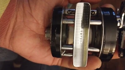 Hermoso carrete vintage ABU Garcia Ambassadeur 5000 C Baitcasting Foto 1 de 3