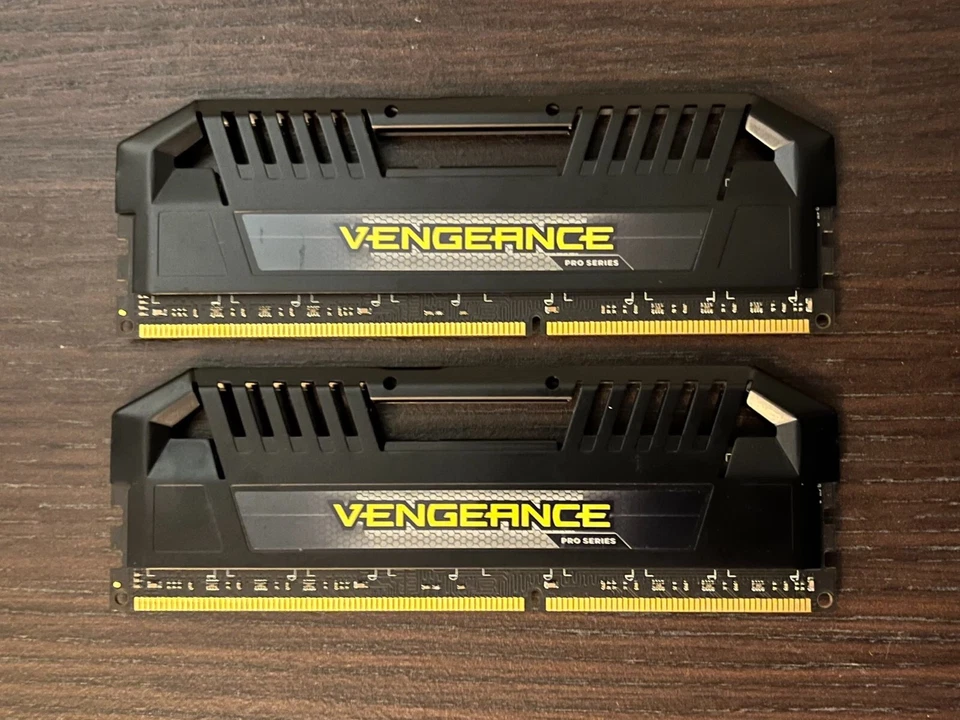 Corsair Vengeance Pro Series 16GB (2x8GB) 1866MHz DDR3 RAM - Image 1 of 1