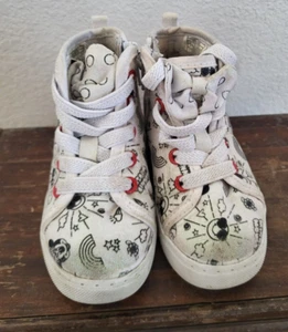 Minnie Mouse Sneaker Shoes -Toddler Size 6 - High Top - White Black - Infant - Picture 1 of 5