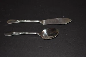 Sm. Rogers Oneida Floral Silverplate Sugar Spoon & Butter Knife Circa 1938 - Picture 1 of 3