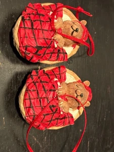 Kurt Adler Hole In The Wall Gang Bär Weihnachtsschmuck rot kariert 2er Set - Bild 1 von 6