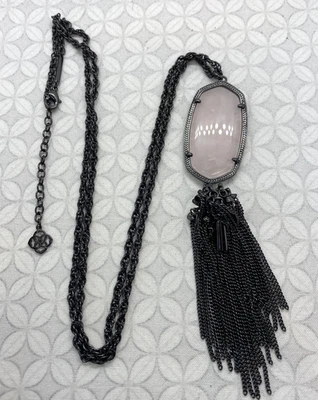 Ожерелье с подвеской в виде кисточки Kendra Scott Rayne розовый кварц пушечный металл светло-розовый цвет - Изображение 1 из 4