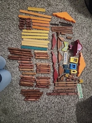 Lincoln Logs Lot  100 with signs - Image 1 of 4
