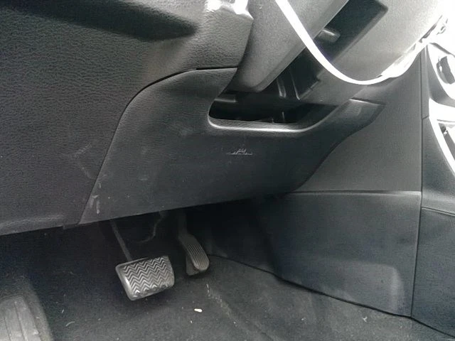 Used Instrument Panel Air Bag fits: 2014 Toyota Corolla driver knee Grade A Foto 1 de 4