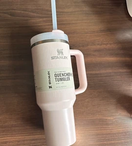 Stanley EXCLUSIVE Soft Rain Bloom Quencher H2.0 Flowstate Tumbler 40 OZ - Picture 1 of 2