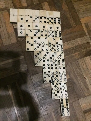 Jeu de domino ancien - Photo 1/4