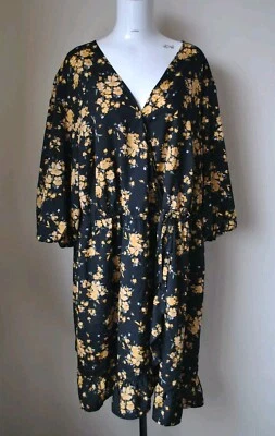 Plus black floral short sleeve women wrap round blouse shirt size 30 New Look - Image 1 of 3