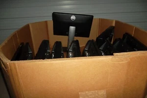 LOT-25 Dell P2213 22" LED Monitor 4-Port USB VGA DVI P2213f P2213t FP04F FJ44J - Picture 1 of 12
