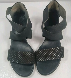 Munro American Black Fabric Crystals Patent Elastic Strap Mary Jane Heels - Picture 1 of 9