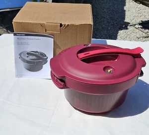 Tupperware Microwave Pressure Cooker 2qt Burgundy With Manual Food Kitchen - Picture 1 of 4