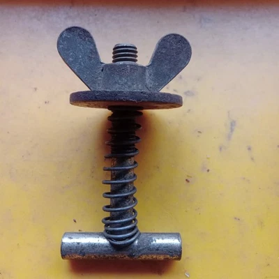 RENAULT R12 R15 R17 GORDINI REAR JACK ASSEMBLY SECURING SPRING Fitting - Image 1 of 2