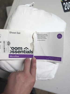Room Essentials Twin/Twin XL Sheet All White 3-Pc Set: Microfiber, Soft, NEW - Image 1 of 4