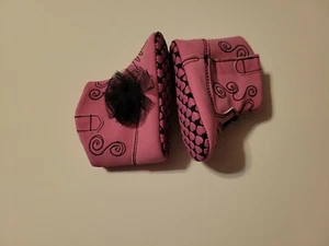 BABY ESSENTIALS PAR DE BOTAS TALLA 0-6M(0-12 Lb) (E) - Imagen 1 de 3