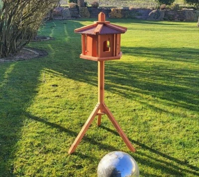 Vogelhaus VÖGLEIN mit Ständer Vogelfutterhaus Futterhaus Vogel Haus Holz - Bild 1 von 3