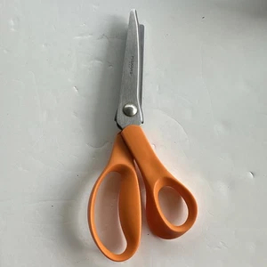 Fiskars Pinking Shears Scissors Orange Handle Zig Zag Cut Crafts Fabrics USA - Picture 1 of 4
