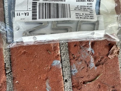 Ford Transit 250 2016-2026 puerta delantera trasera emblema cromado OEM FK4Z-9942528-E Foto 1 de 4