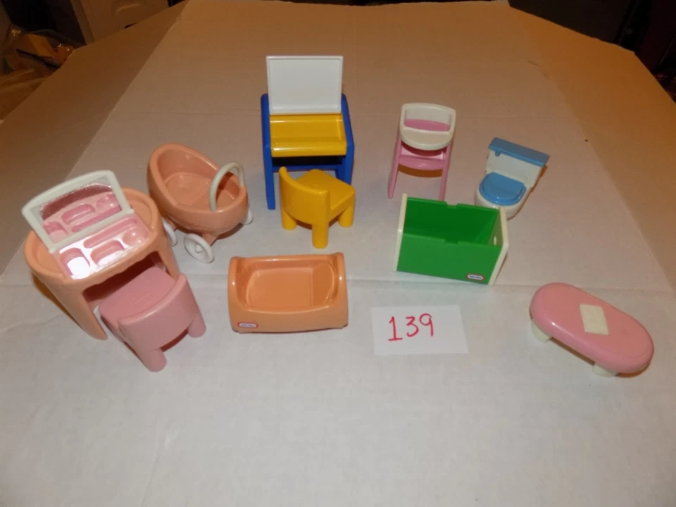 Muebles de cocina, cochecito, tortuga, trona Little Tikes vintage para casa de muñecas+ Foto 1 de 2