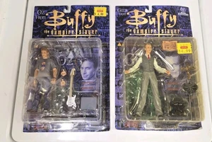 2 Figures Buffy the Vampire Slayer Oz Gray Shirt & Ruppert Giles 2000 Moore - Picture 1 of 8