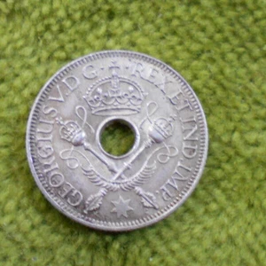 #C34. 1935 NEW GUINEA SILVER SHILLING COIN - BETTER THAN MOST - Imagen 1 de 2