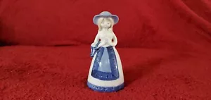 Flambro feines Porzellan junge Dame Glocke & Blumen weiße & blaue Farben - Bild 1 von 9