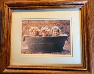 Anne Geddes Print Framed Photo 3 Babies in Washtub in Wood Frame - Picture 1 of 2