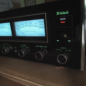 McIntosh Model MC2255 Stereo Power Amplifier - Picture 1 of 13