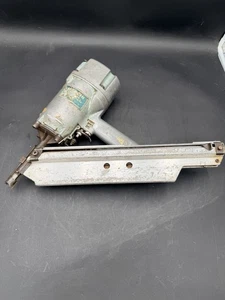 Hitachi Model NR83A 3 1/4” in Framing Strip Nailer Made In Japan NOT TESTED - Picture 1 of 10