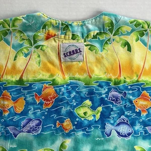 S.C.R.U.B.S. Snap Up S/S Scrub Top Size Small Tropical Fish Palm Trees Print - Picture 1 of 8