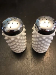 White Ceramic Salt And Pepper Shakers White Dot Design - Picture 1 of 3