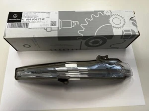 Indicatore direzione originale Mercedes-Benz nello specchio A0999067301 213 - Foto 1 di 1