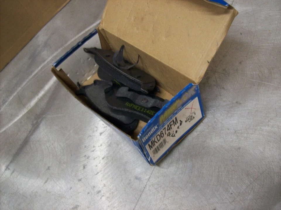 Bendix Genuine Brake Pad Set MKD674FM - Image 1 of 1